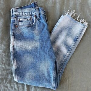 A&F Mom Jean high rise acid wash size 27